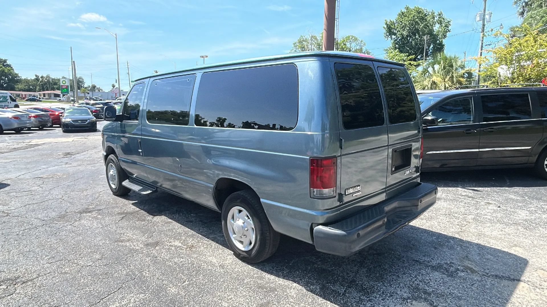 Used 2013 Ford E-150 and Econoline 150 Wagon w/ PWR Windows & Locks Group RWD image 4
