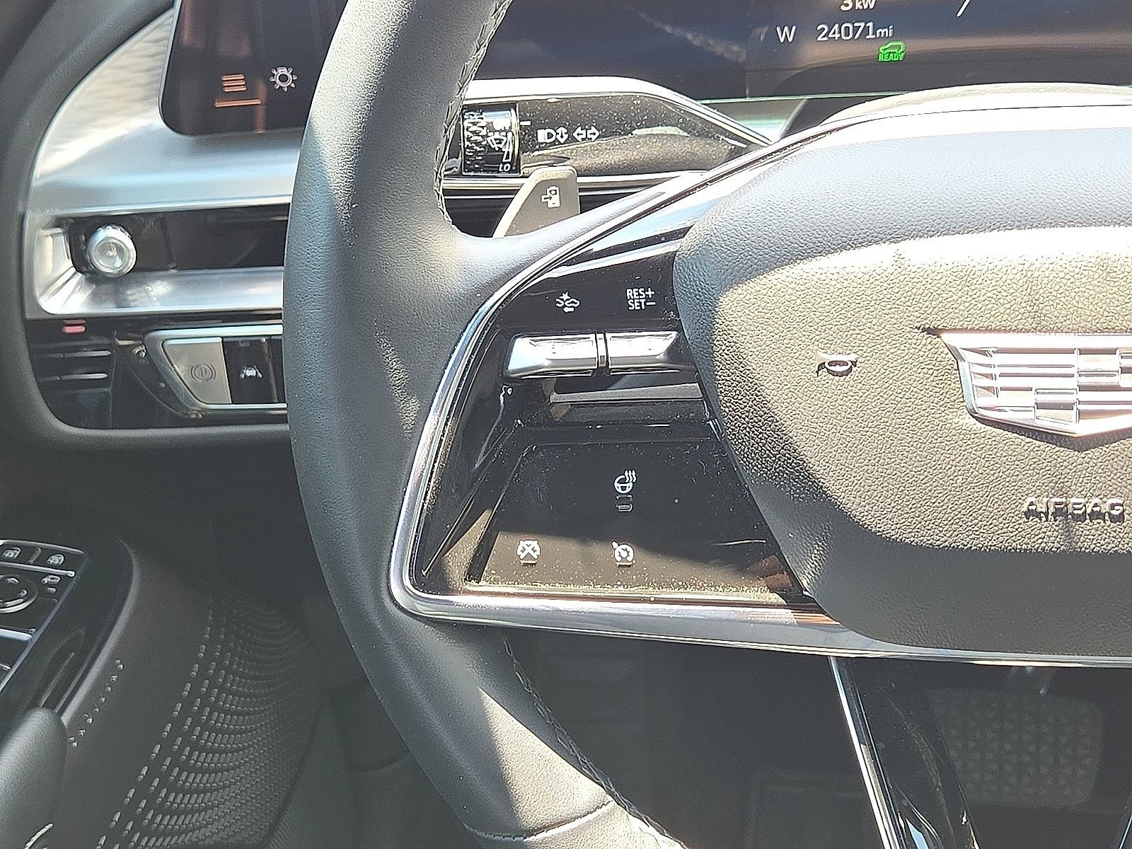 Used 2024 Cadillac Lyriq Sport RWD image 20