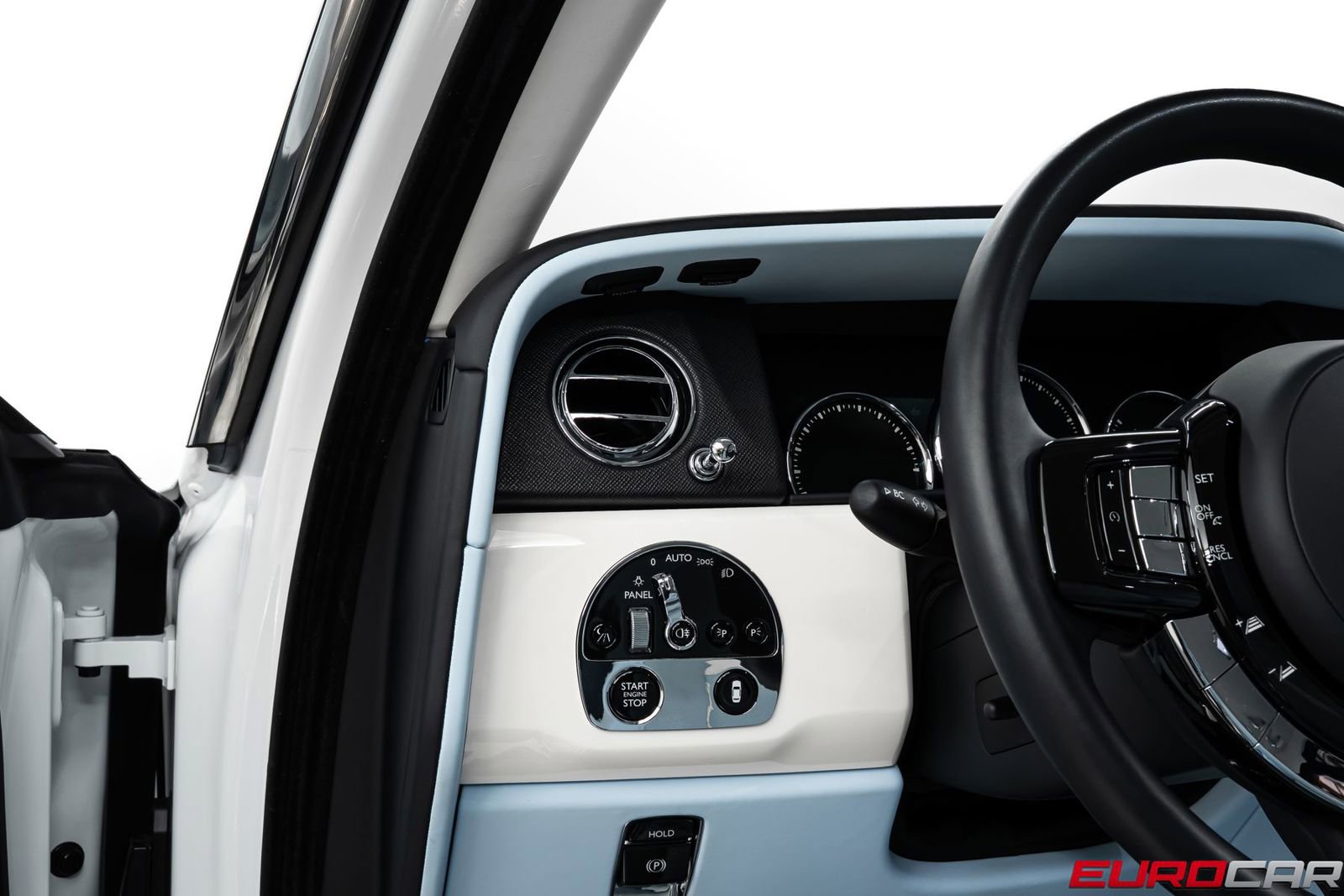 Used 2023 Rolls-Royce Cullinan AWD/4WD image 33