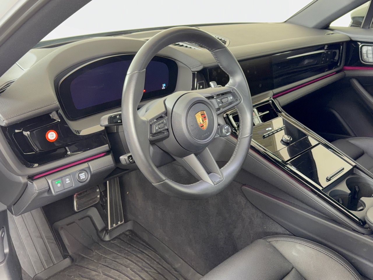 Certified 2025 Porsche Panamera 4 AWD/4WD image 4