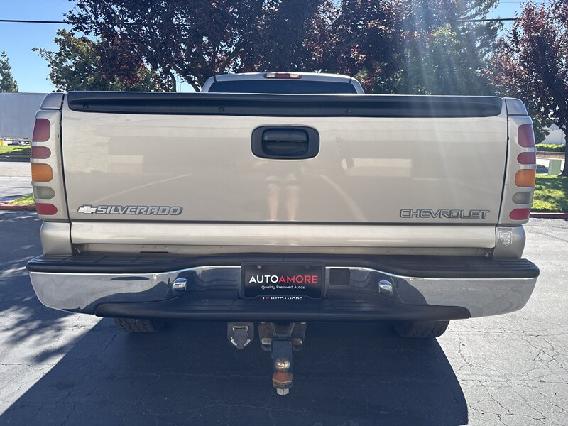 Used 2000 Chevrolet Silverado 2500 LS w/ Firm Ride Suspension Pkg AWD/4WD image 9