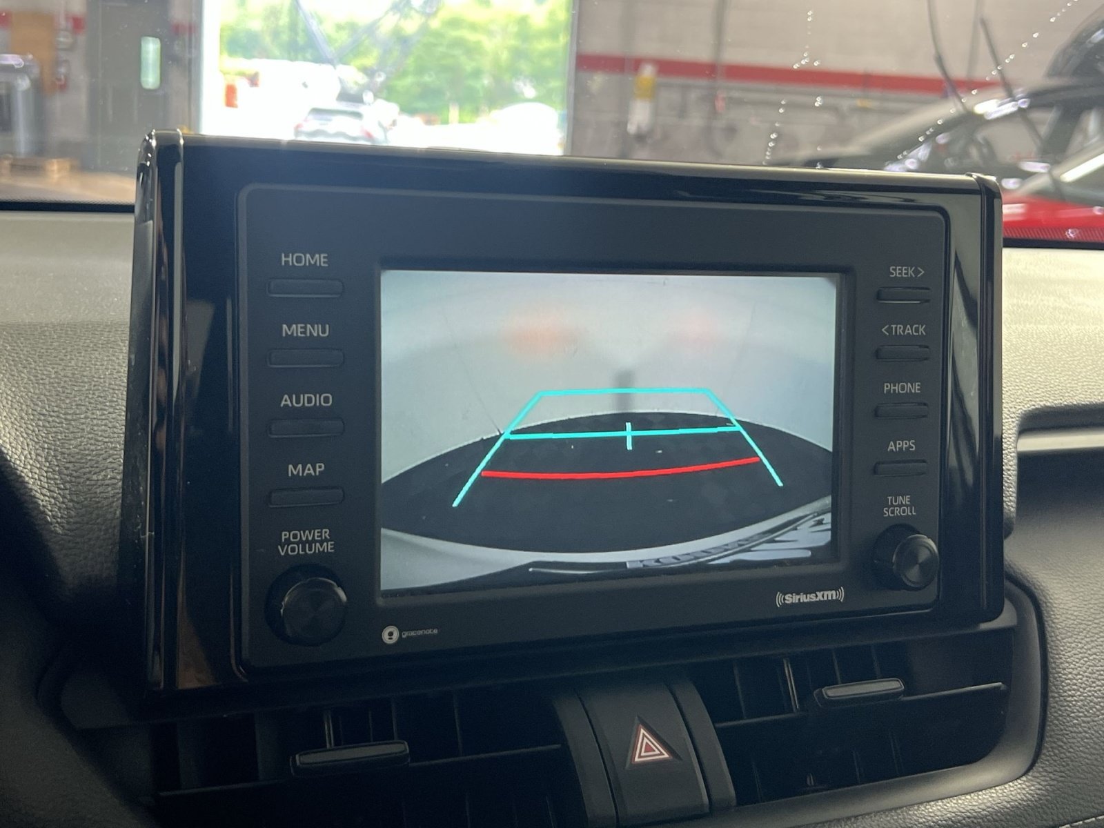 Used 2021 Toyota RAV4 LE AWD/4WD image 18