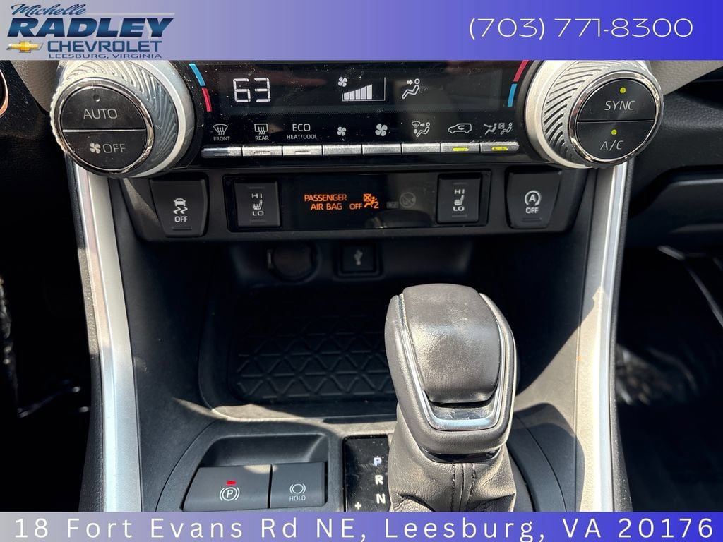 Used 2020 Toyota RAV4 XLE Premium AWD/4WD image 19