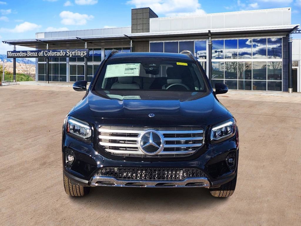 New 2025 Mercedes-Benz GLB 250 4MATIC image 2