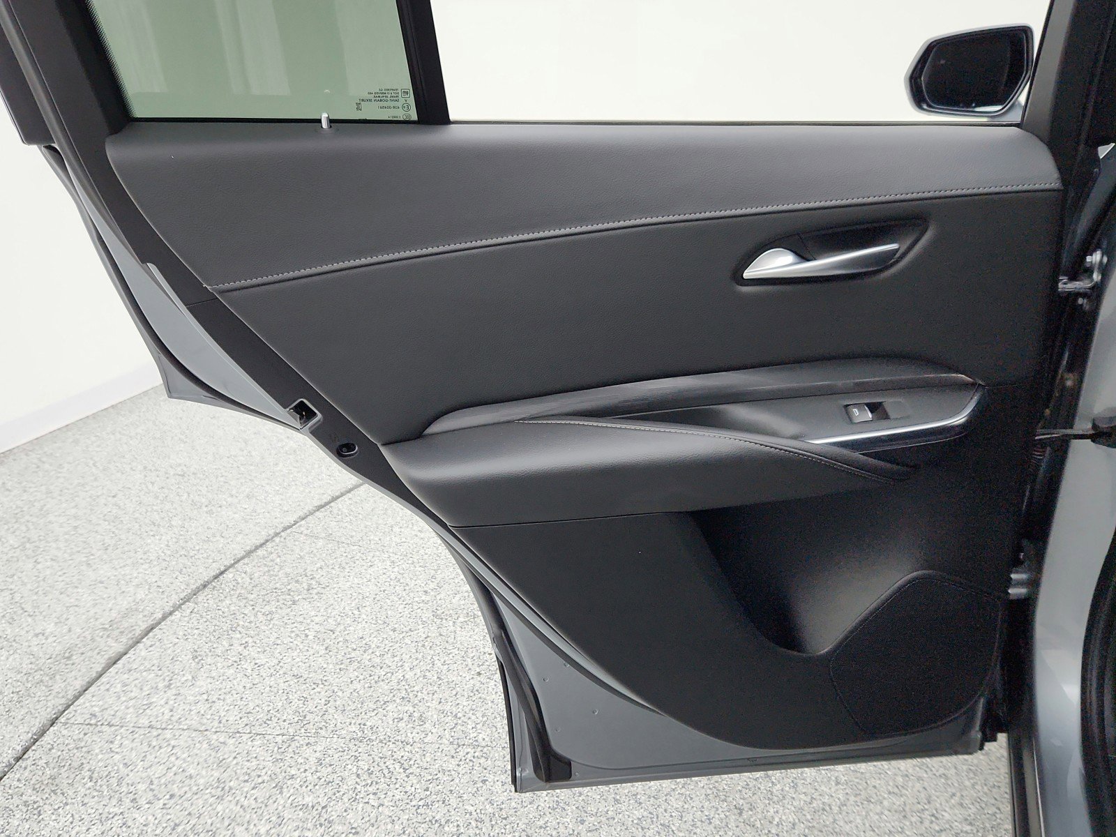 Used 2025 Cadillac XT4 Premium Luxury FWD image 23