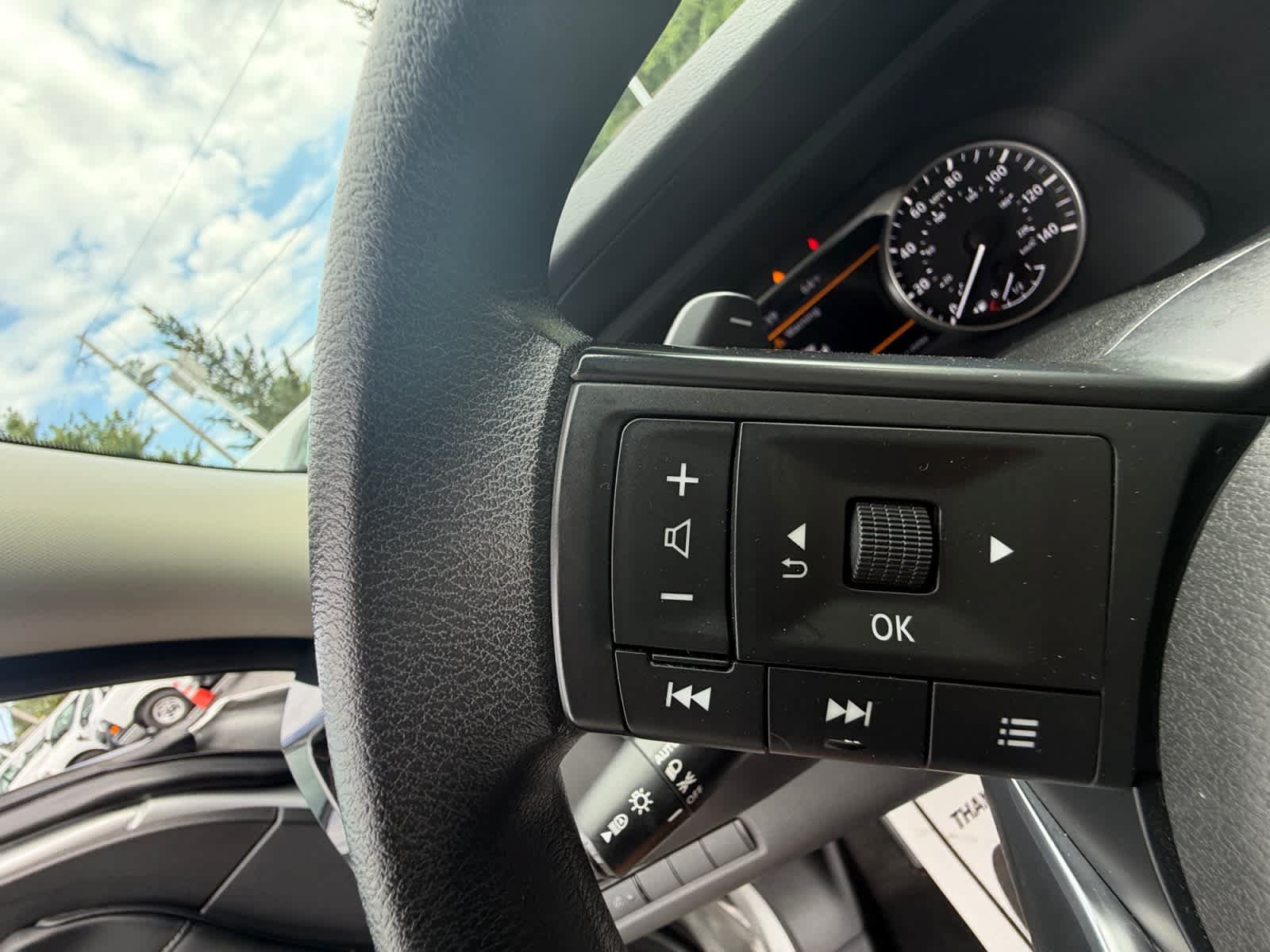 Used 2024 Nissan Pathfinder S AWD/4WD image 27