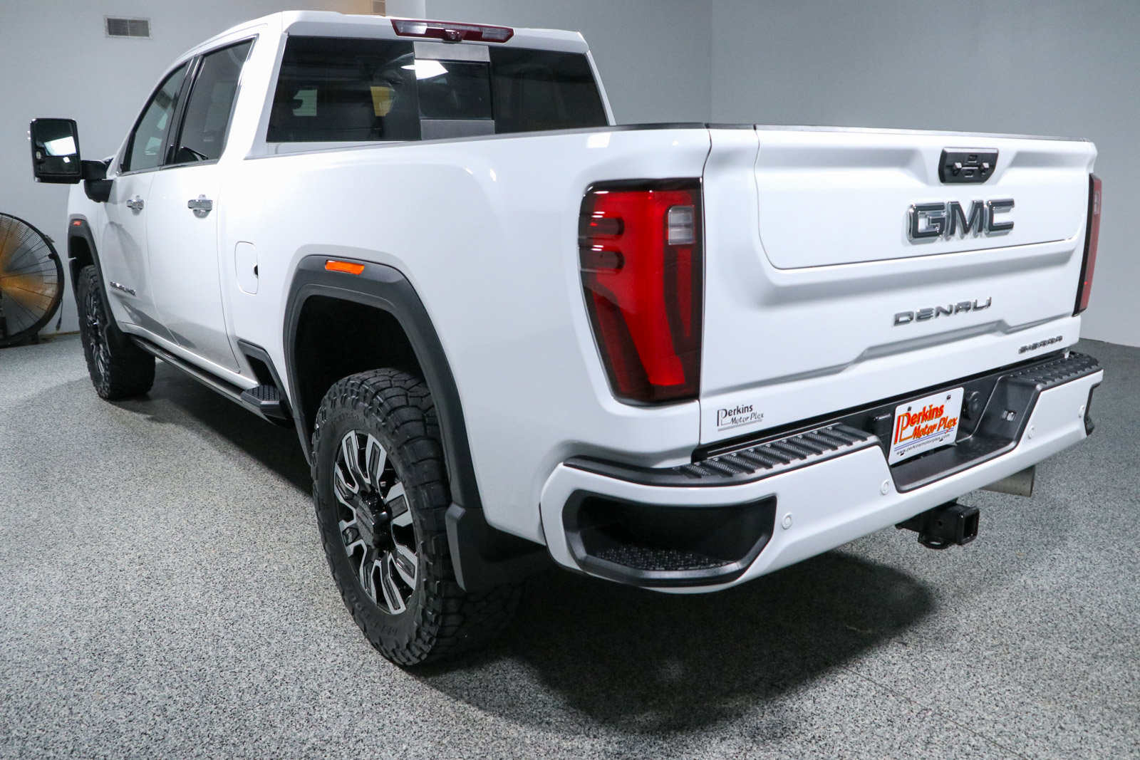 Used 2024 GMC Sierra 2500 Denali Ultimate w/ Max Trailering Package AWD/4WD image 9