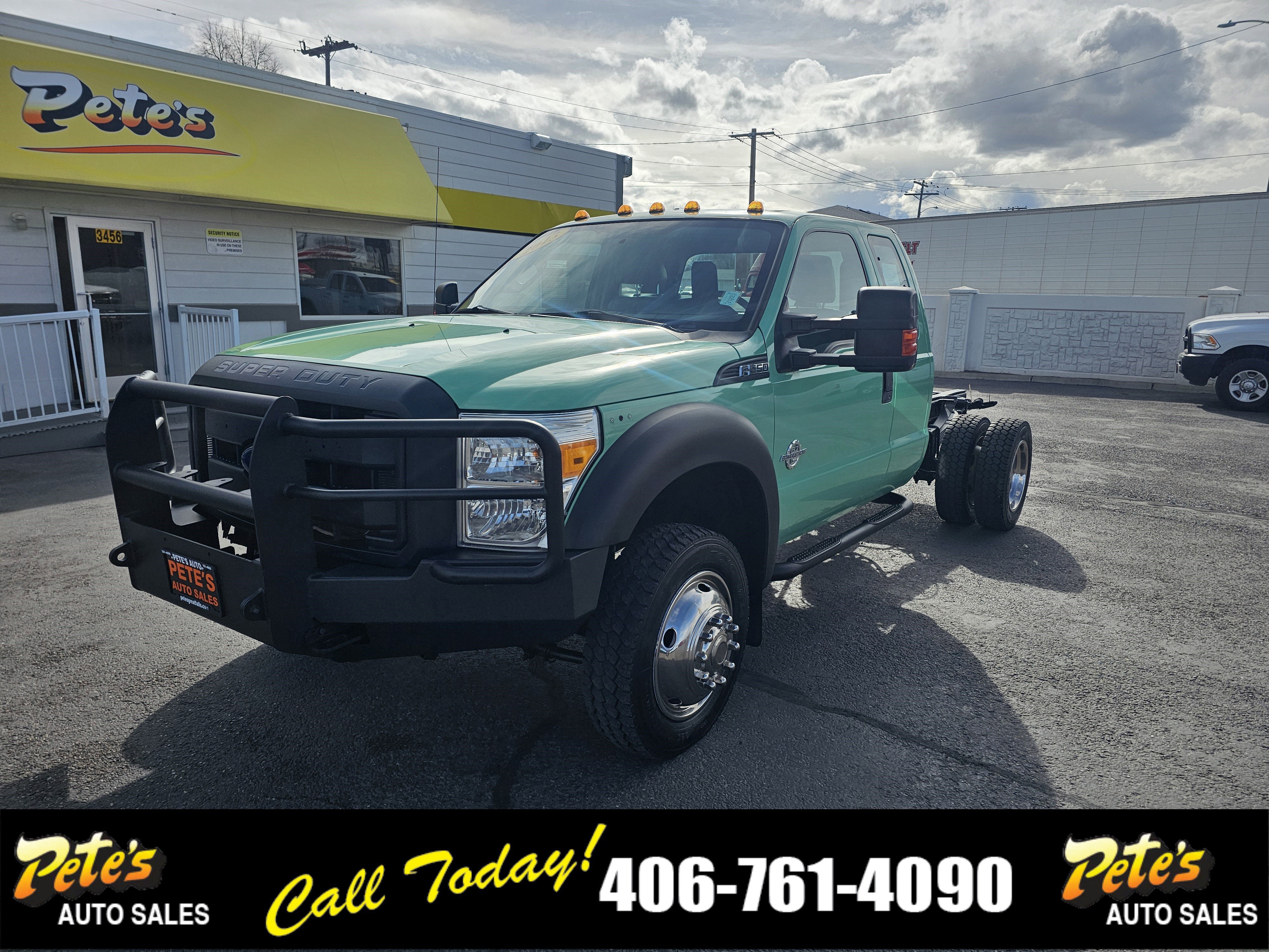 Used 2013 Ford F550 4x4 SuperCab Super Duty w/ Payload Upgrade Pkg image 8