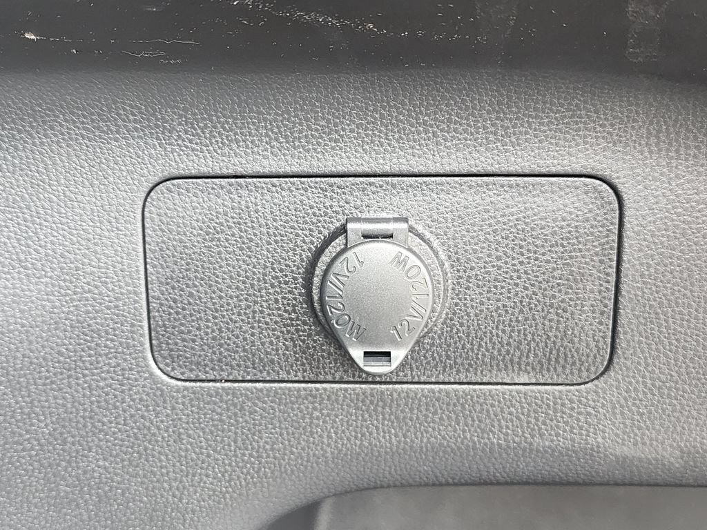 Used 2022 Toyota RAV4 XLE FWD image 15