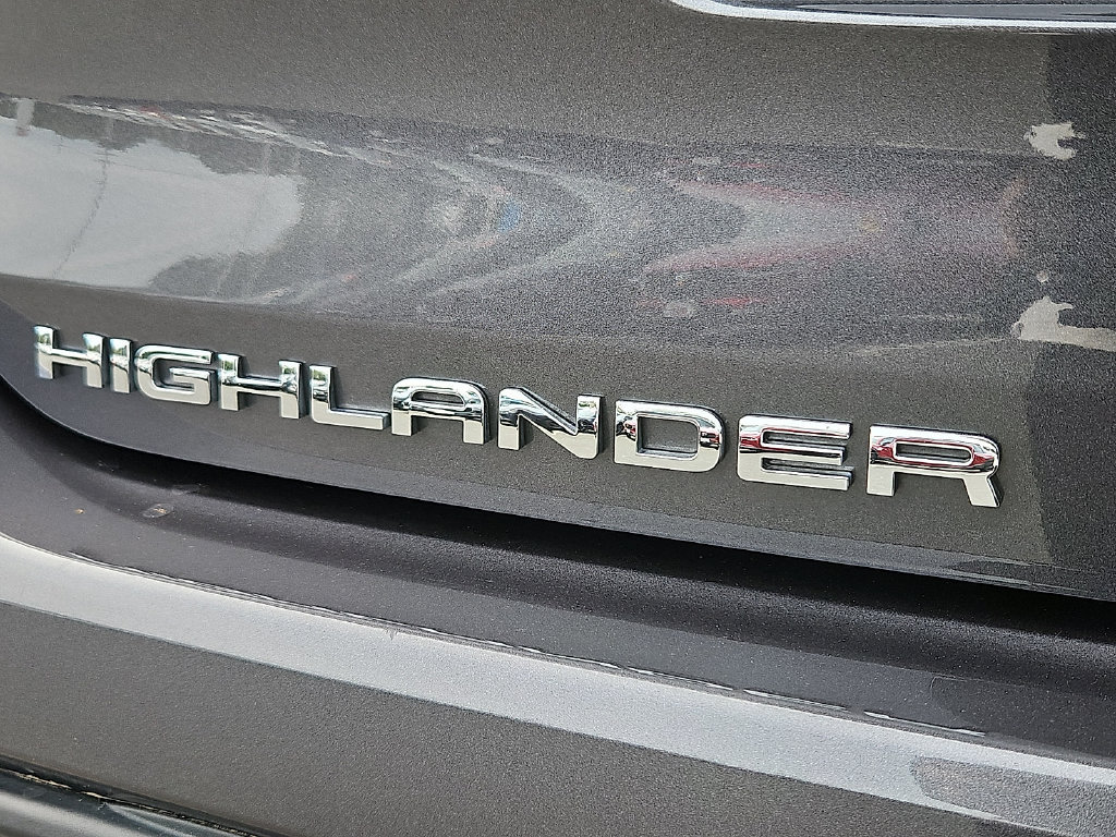 Used 2023 Toyota Highlander XSE AWD/4WD image 32