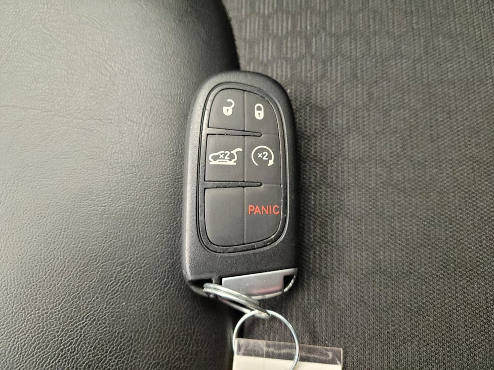 Used 2020 Jeep Cherokee Altitude image 32