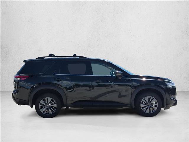 Used 2024 Nissan Pathfinder SV AWD/4WD image 4