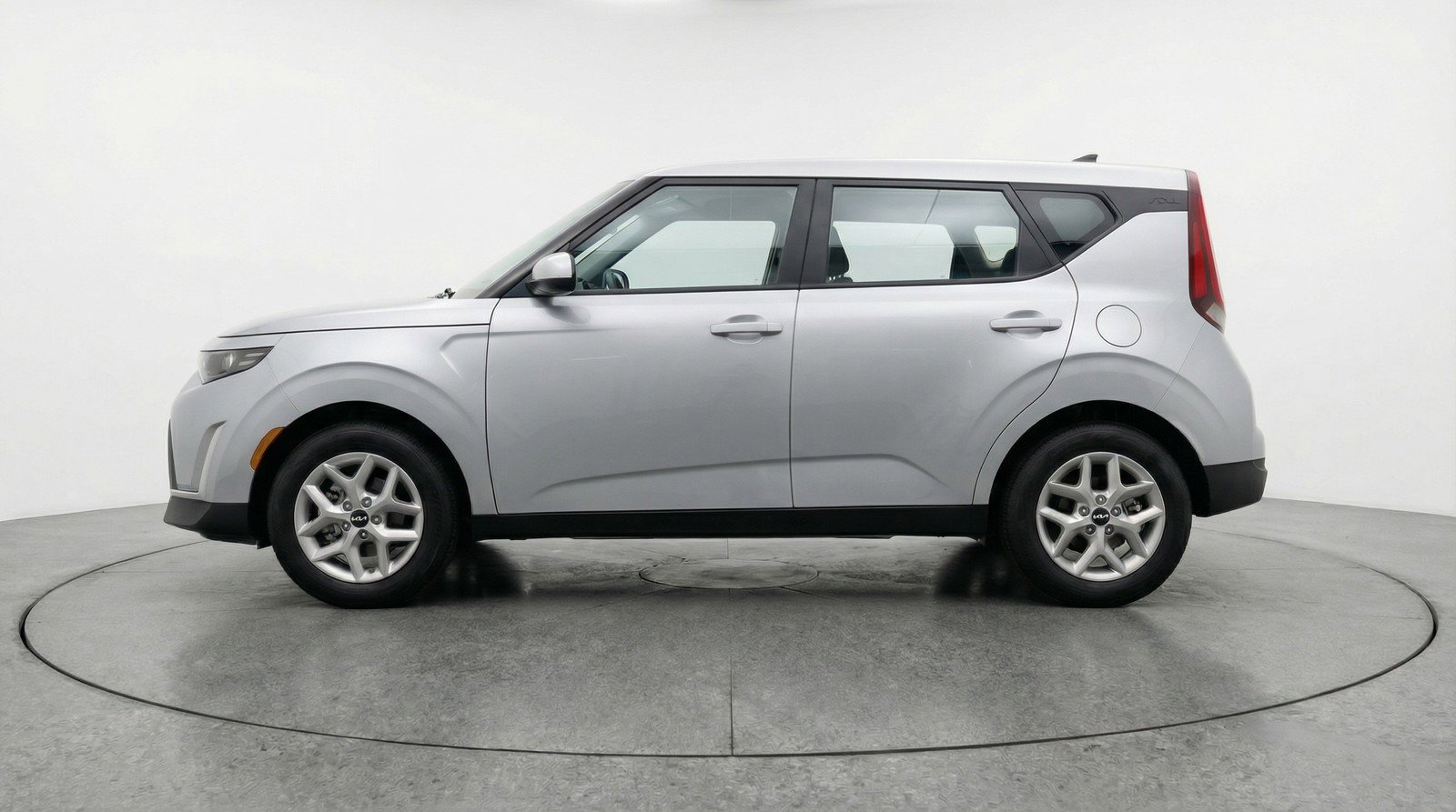Used 2025 Kia Soul LX w/ LX Technology Package image 5