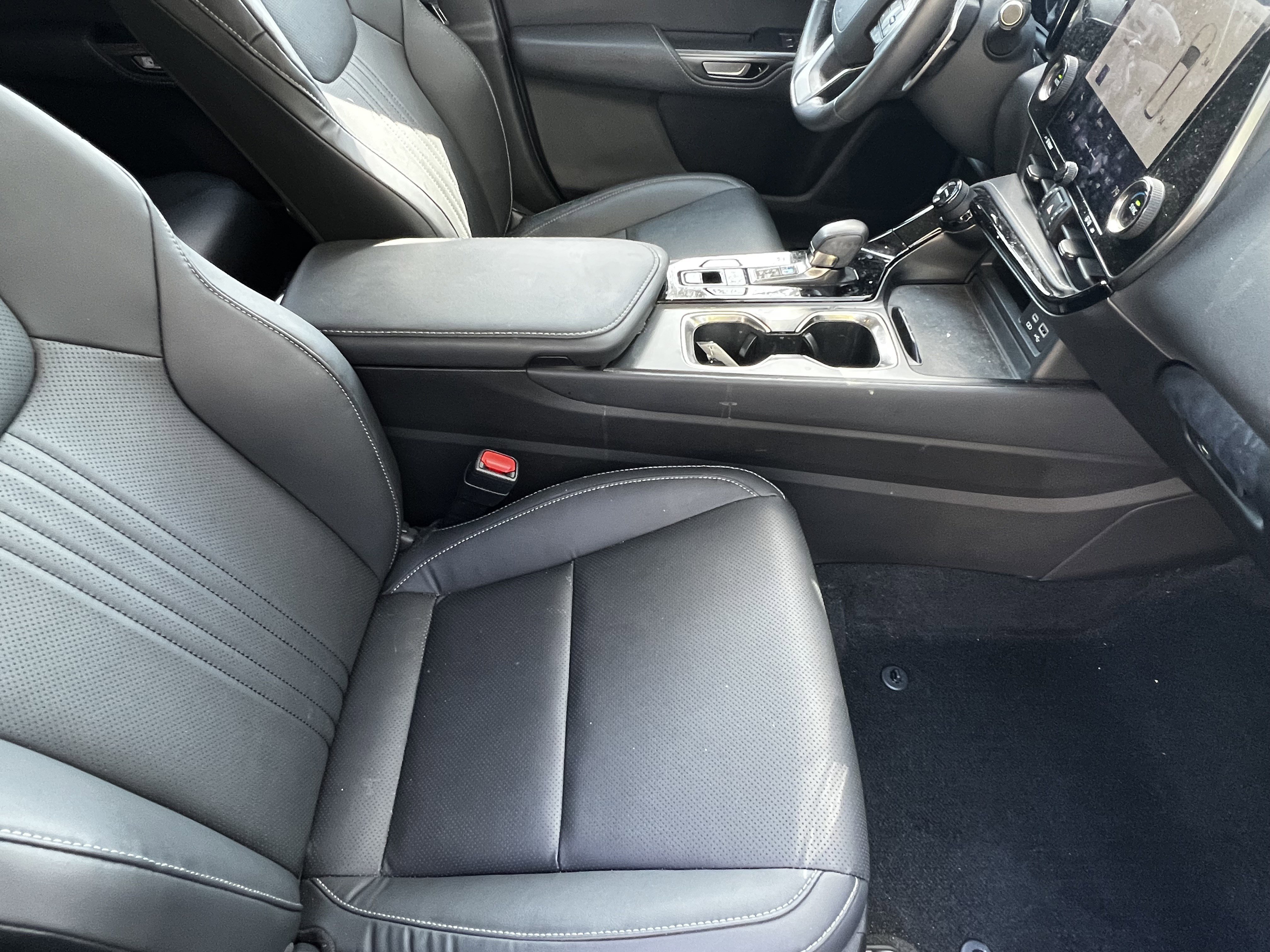 Used 2024 Lexus NX 250 FWD w/ Towing Package (2000 Lbs) image 43