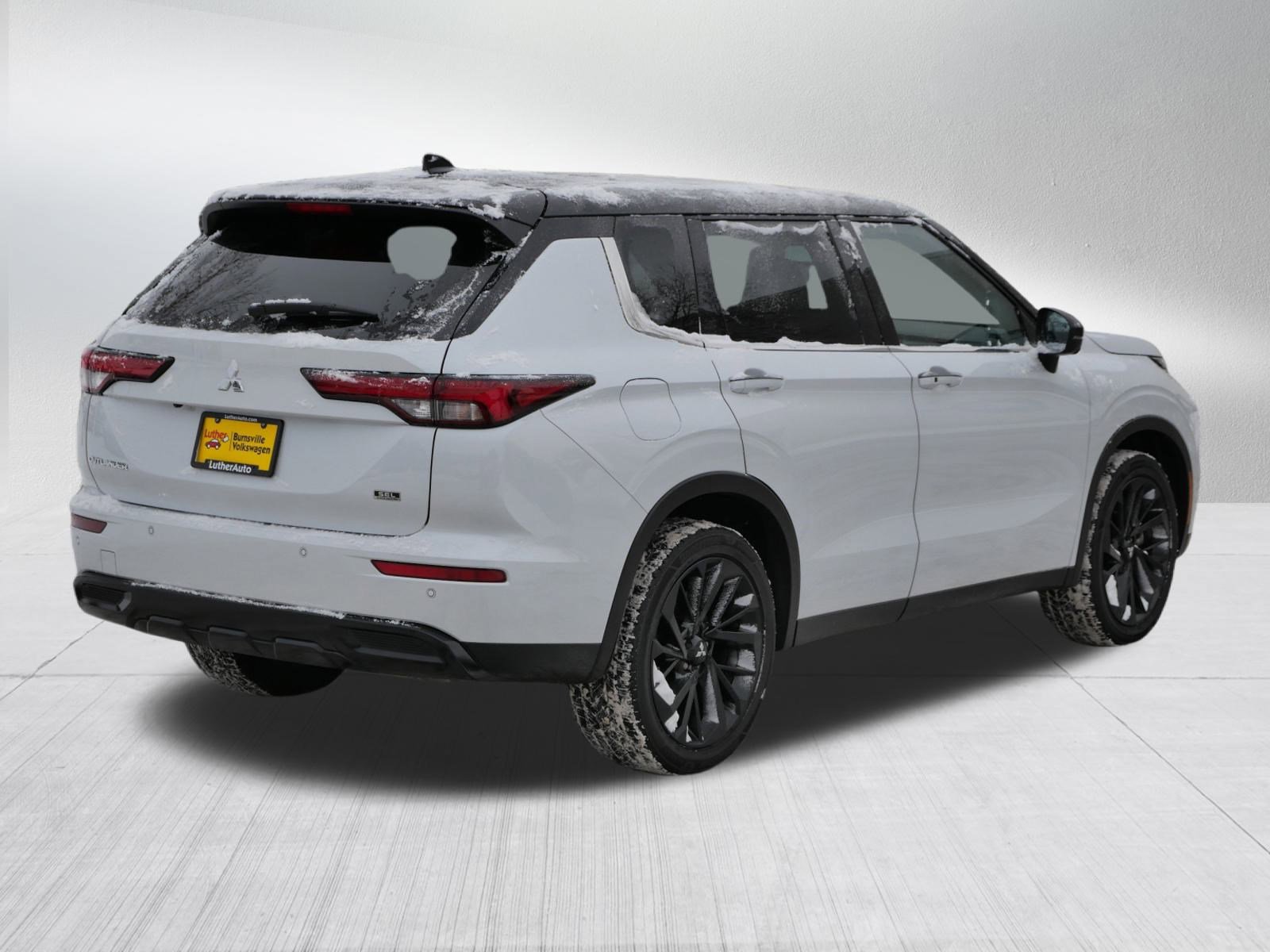 Used 2023 Mitsubishi Outlander SEL Black Edition image 7