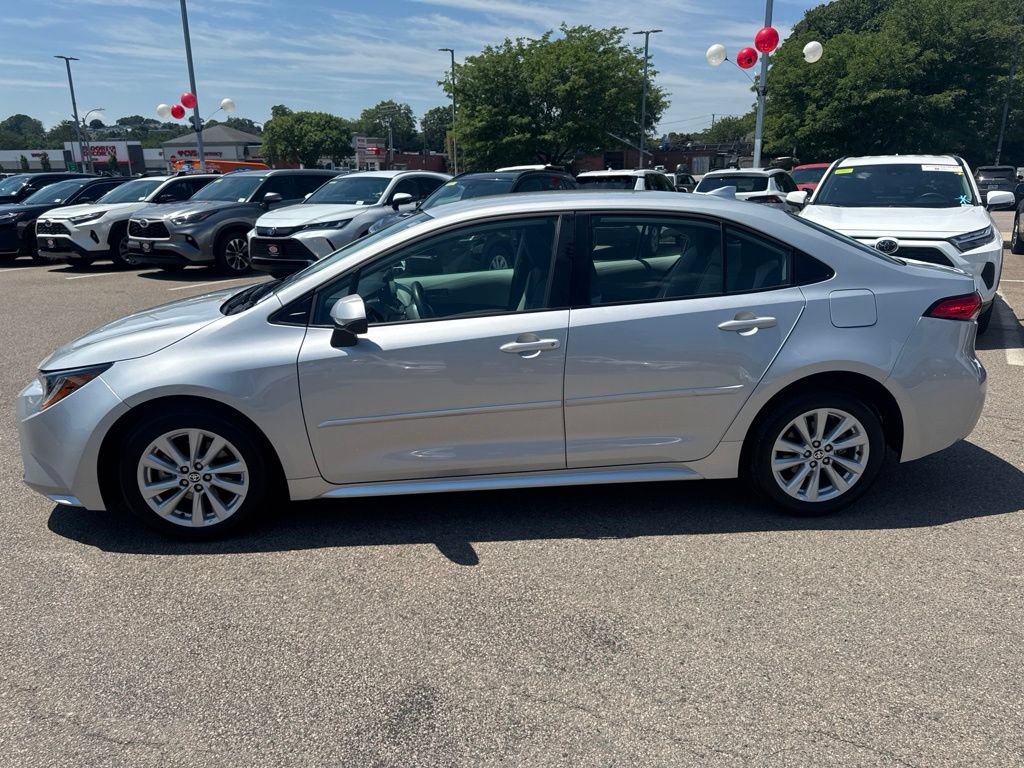 Used 2026 Toyota Corolla LE w/ LE Premium Package FWD image 3