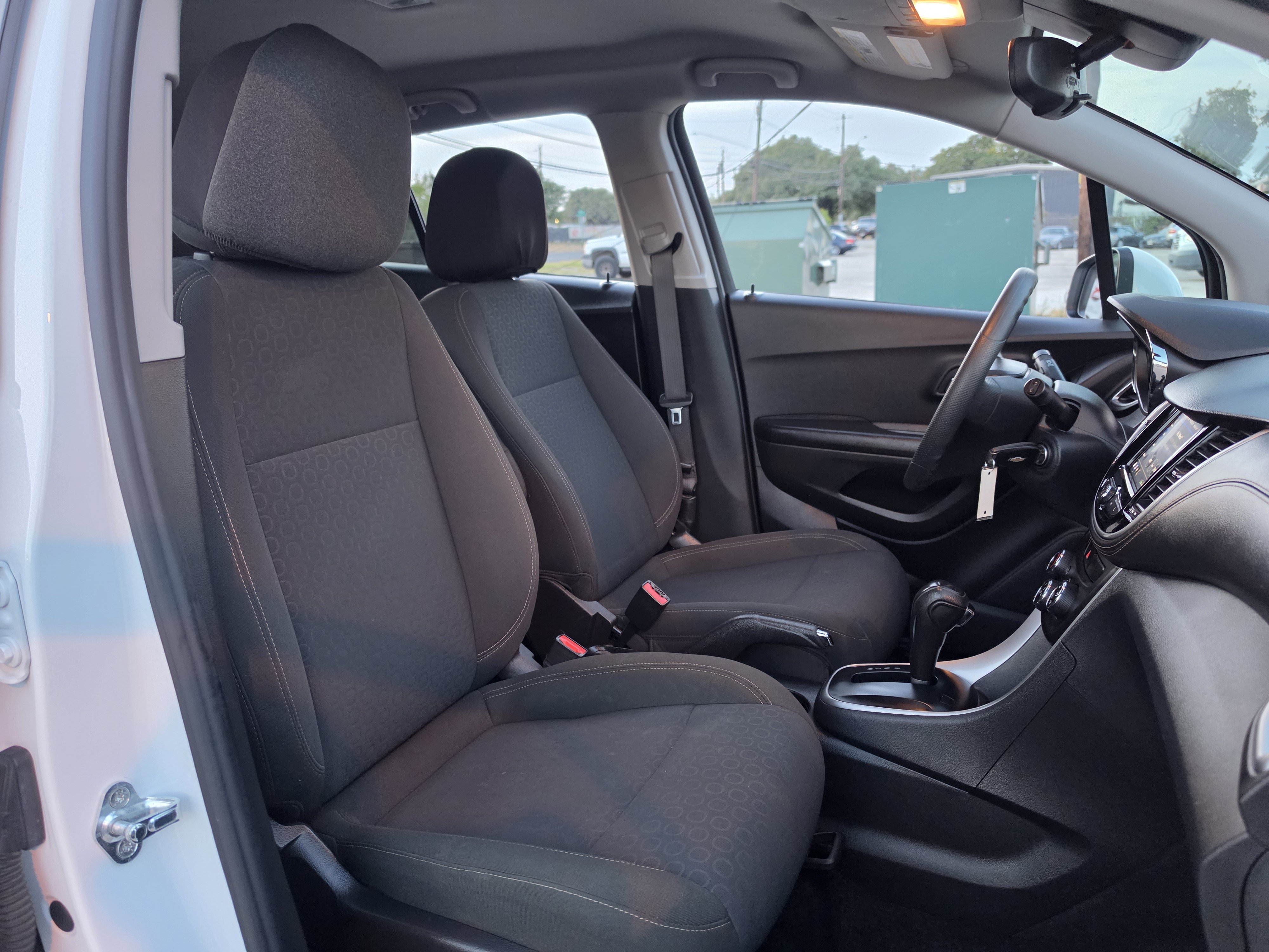 Used 2022 Chevrolet Trax LS w/ Tint and Cruise Package FWD image 15
