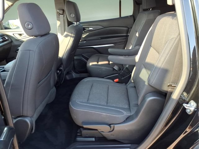 Used 2024 Chevrolet Traverse LT w/ Trailering Package FWD image 12