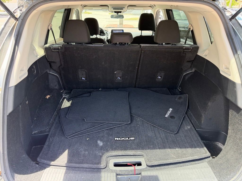 Used 2021 Nissan Rogue SV image 9