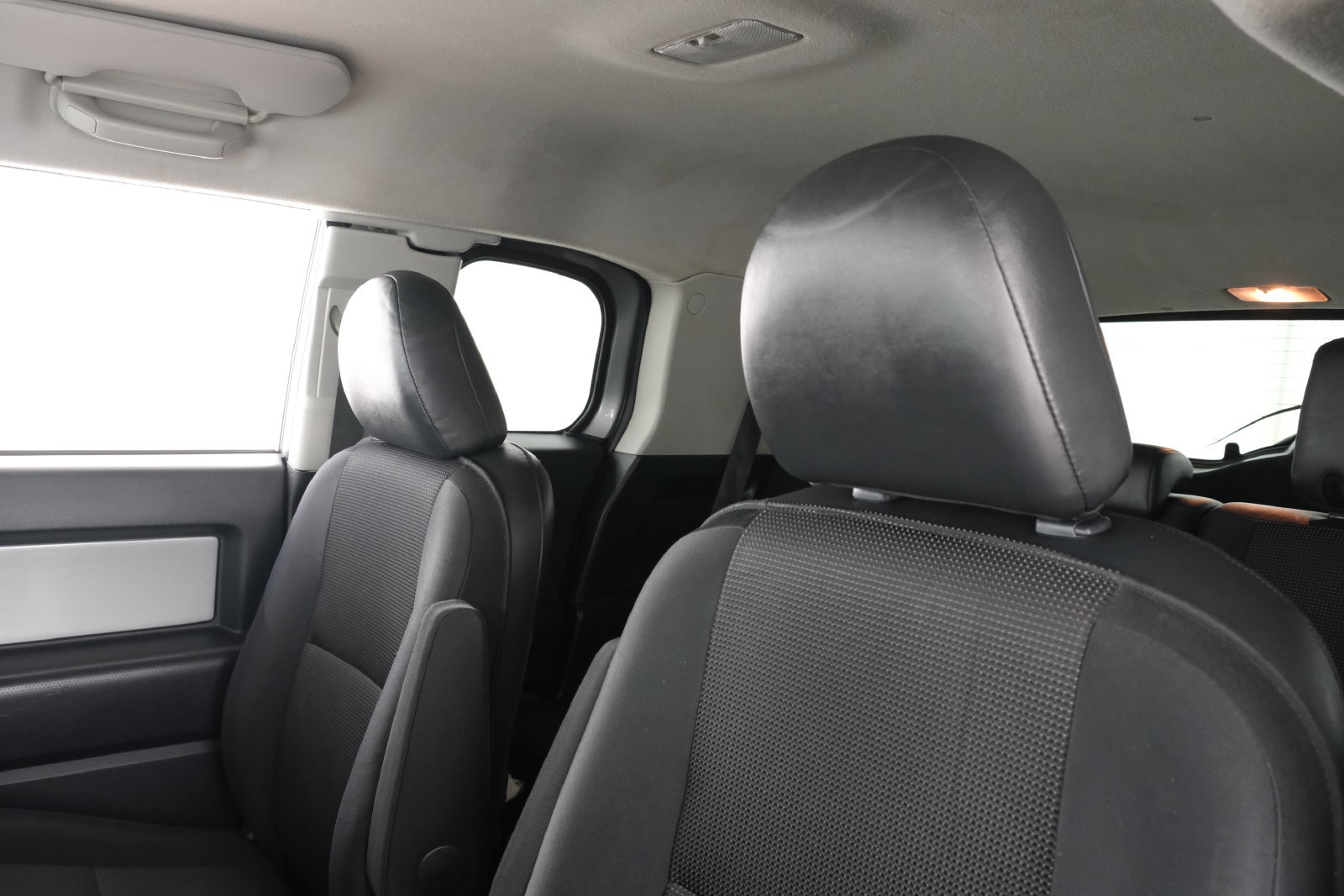 Used 2011 Toyota FJ Cruiser 4WD w/ Upgrade Pkg image 26