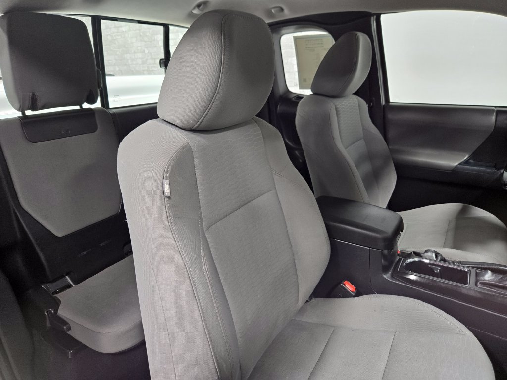 Used 2017 Toyota Tacoma SR RWD image 43