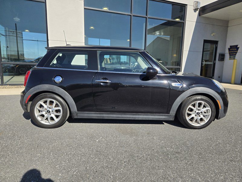 Used 2015 MINI Cooper S image 2
