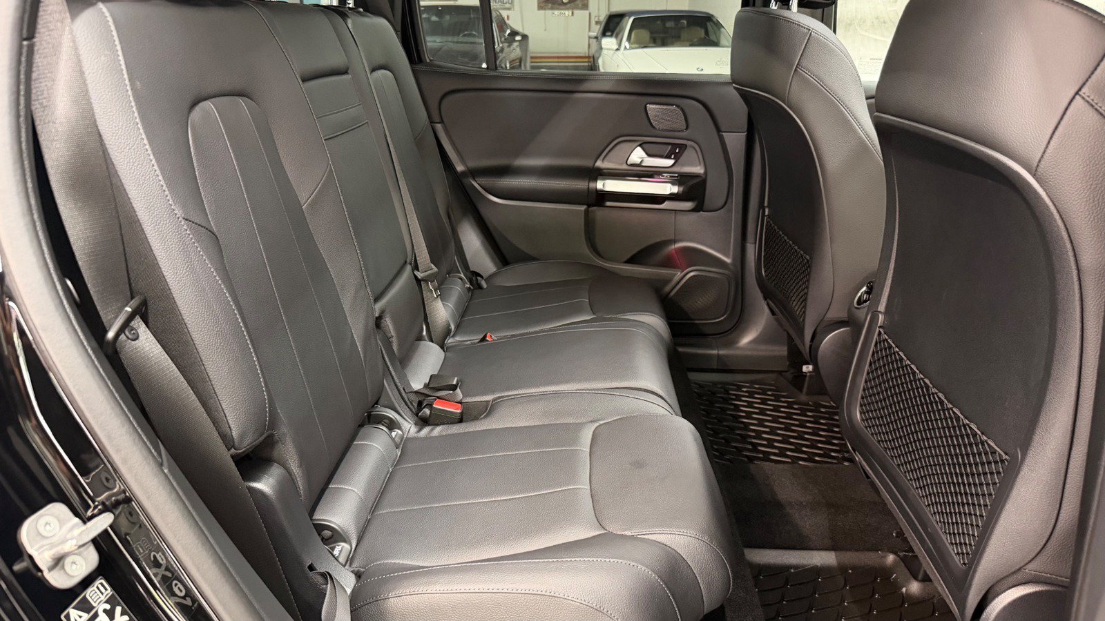 Used 2024 Mercedes-Benz GLB 250 4MATIC w/ Driver Assistance Package image 32