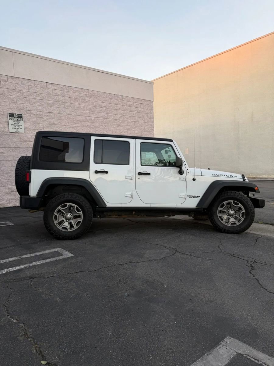 Used 2016 Jeep Wrangler Unlimited Rubicon w/ Max Tow Package image 8