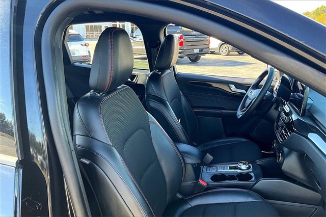 Used 2025 Ford Escape ST-Line image 29