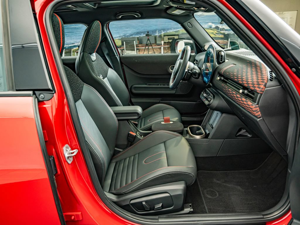 Certified 2025 MINI Cooper S FWD image 36