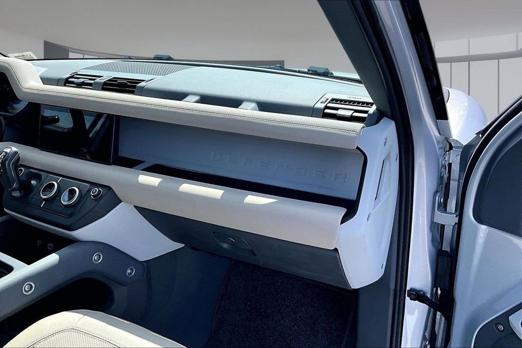 Certified 2023 Land Rover Defender 110 SE image 25