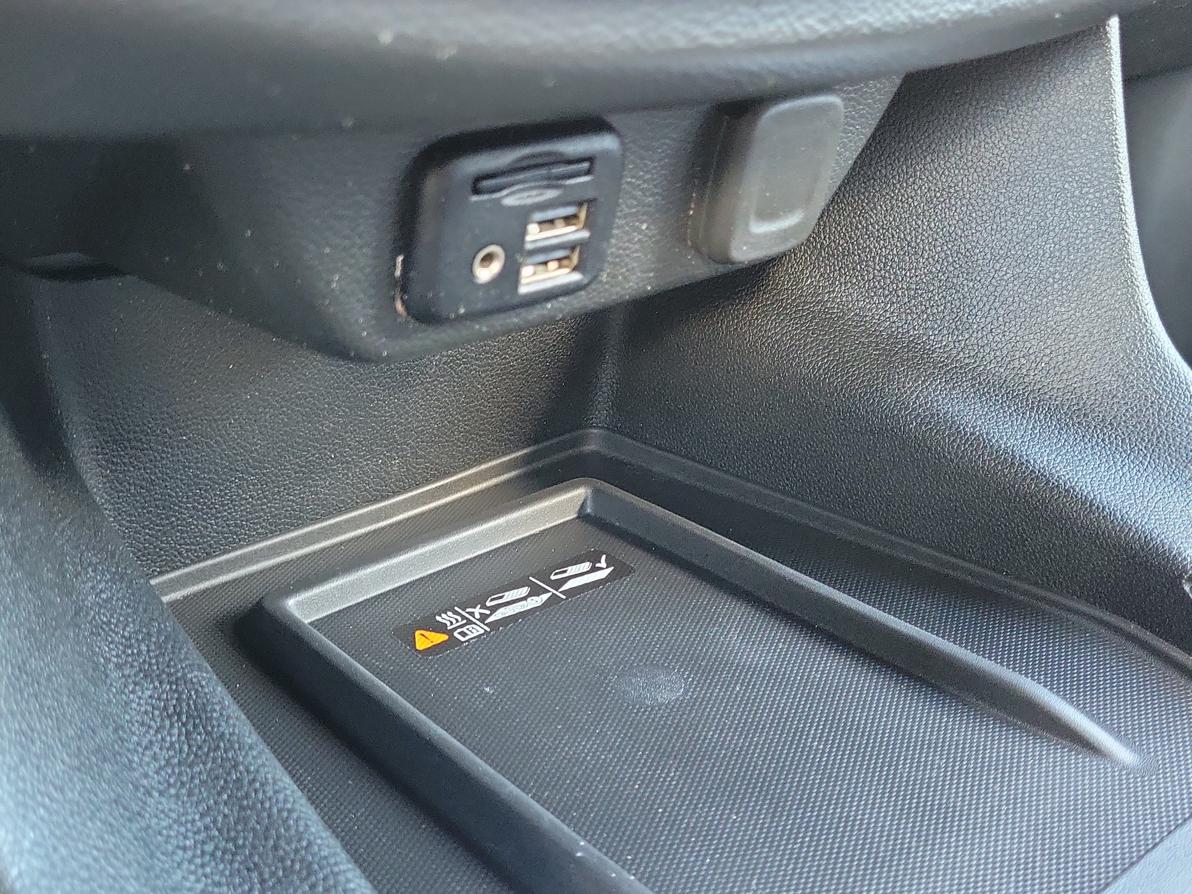 Used 2023 Chevrolet Traverse Premier FWD image 23