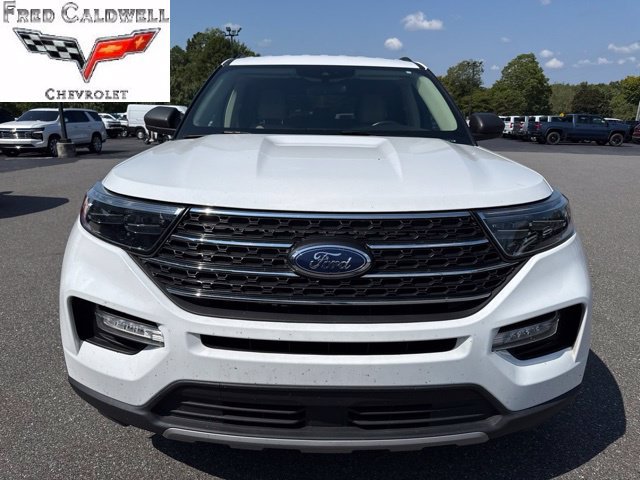 Used 2023 Ford Explorer XLT w/ Equipment Group 202A AWD/4WD image 6