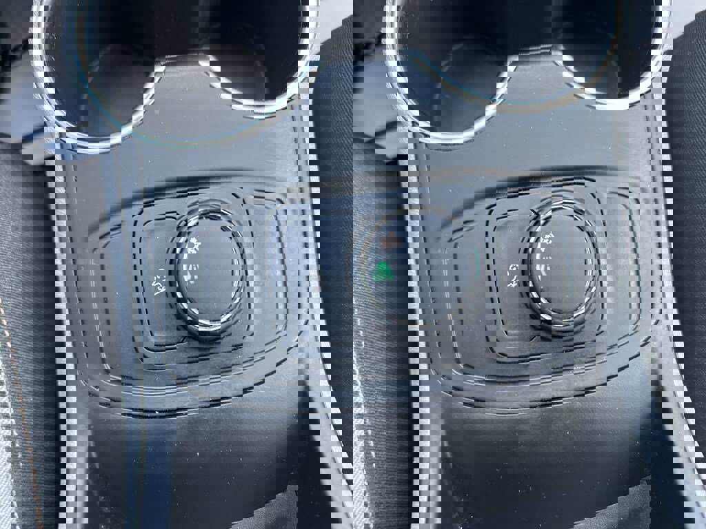 Used 2018 GMC Terrain SLE image 20