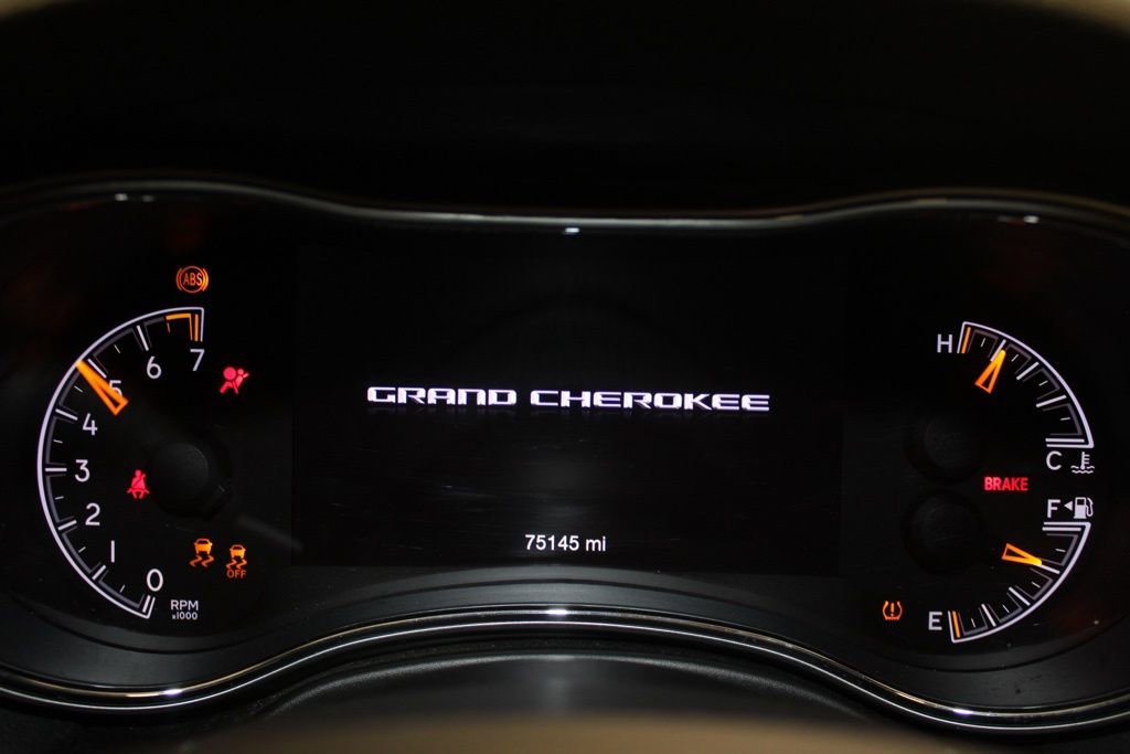Used 2019 Jeep Grand Cherokee Altitude AWD/4WD image 22