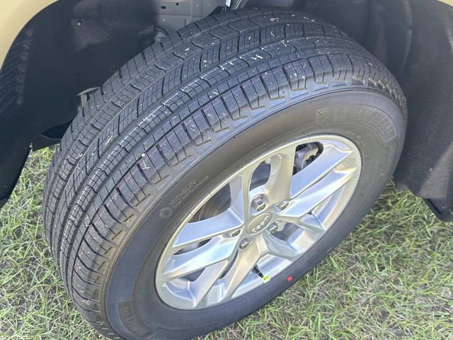 New 2025 Jeep Grand Cherokee L Laredo w/ Luxury Tech Group I image 20