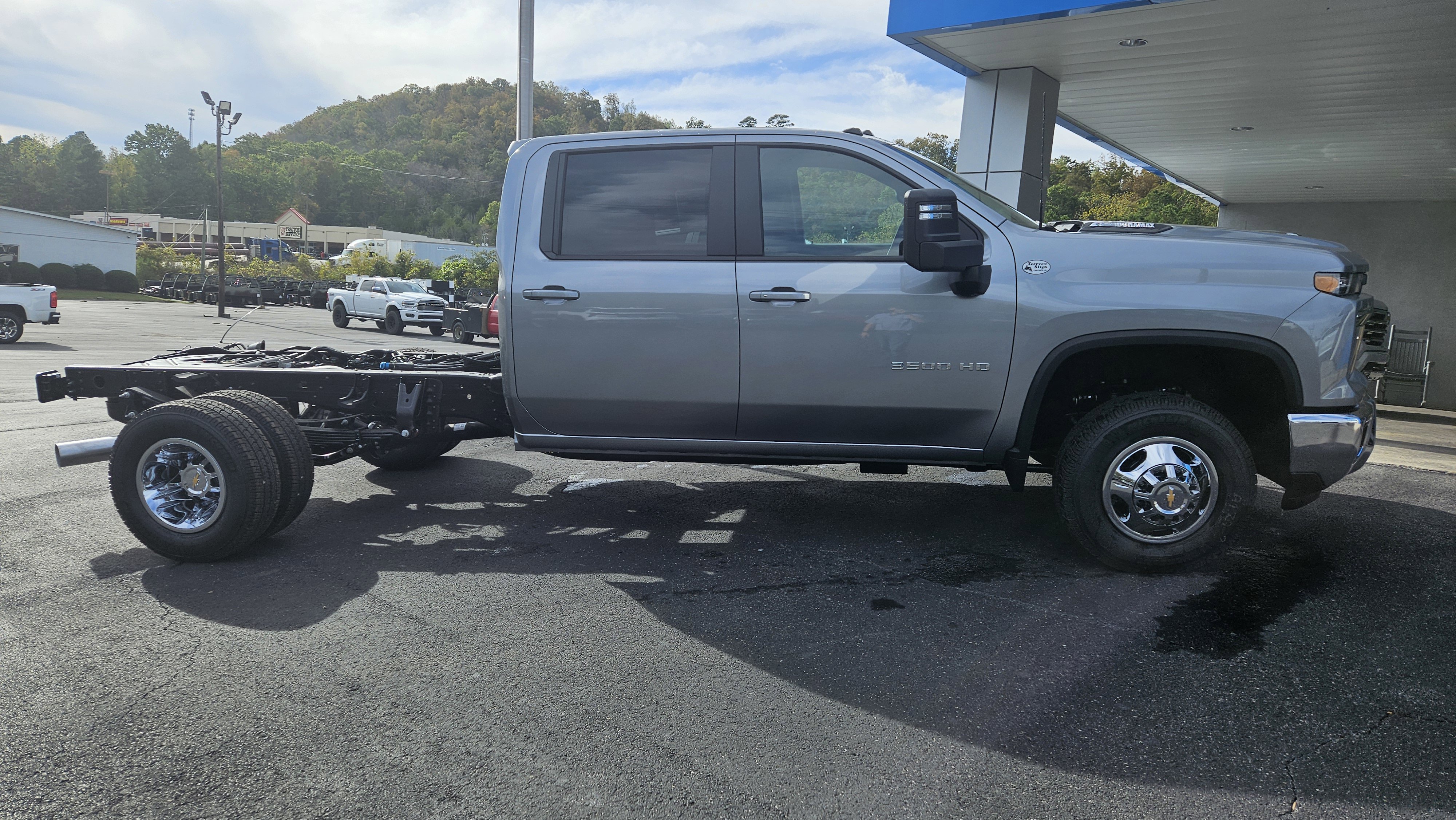 New 2026 Chevrolet Silverado 3500 LT w/ Convenience Package image 7
