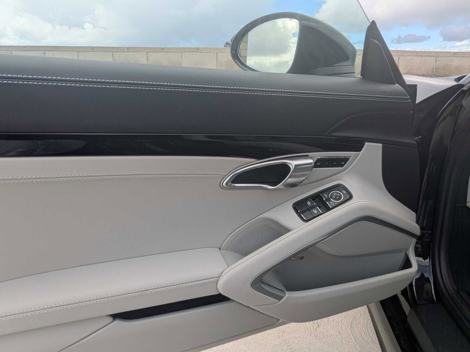 New 2025 Porsche 718 Boxster image 13