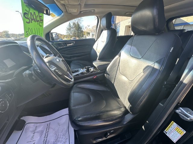 Used 2017 Ford Edge Titanium w/ Equipment Group 301A AWD/4WD image 21