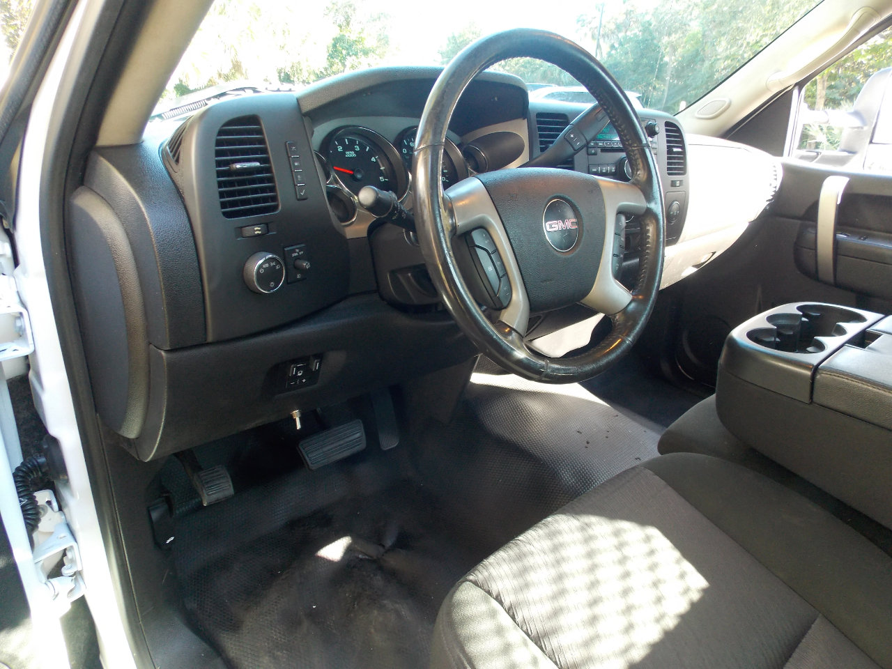 Used 2012 GMC Sierra 3500 SLE w/ SLE Preferred Package image 16