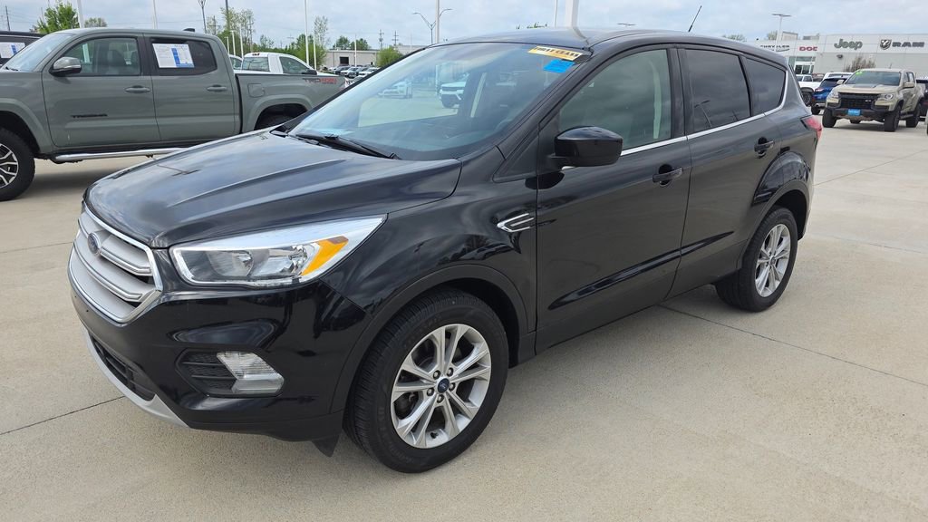 Used 2019 Ford Escape SE image 1