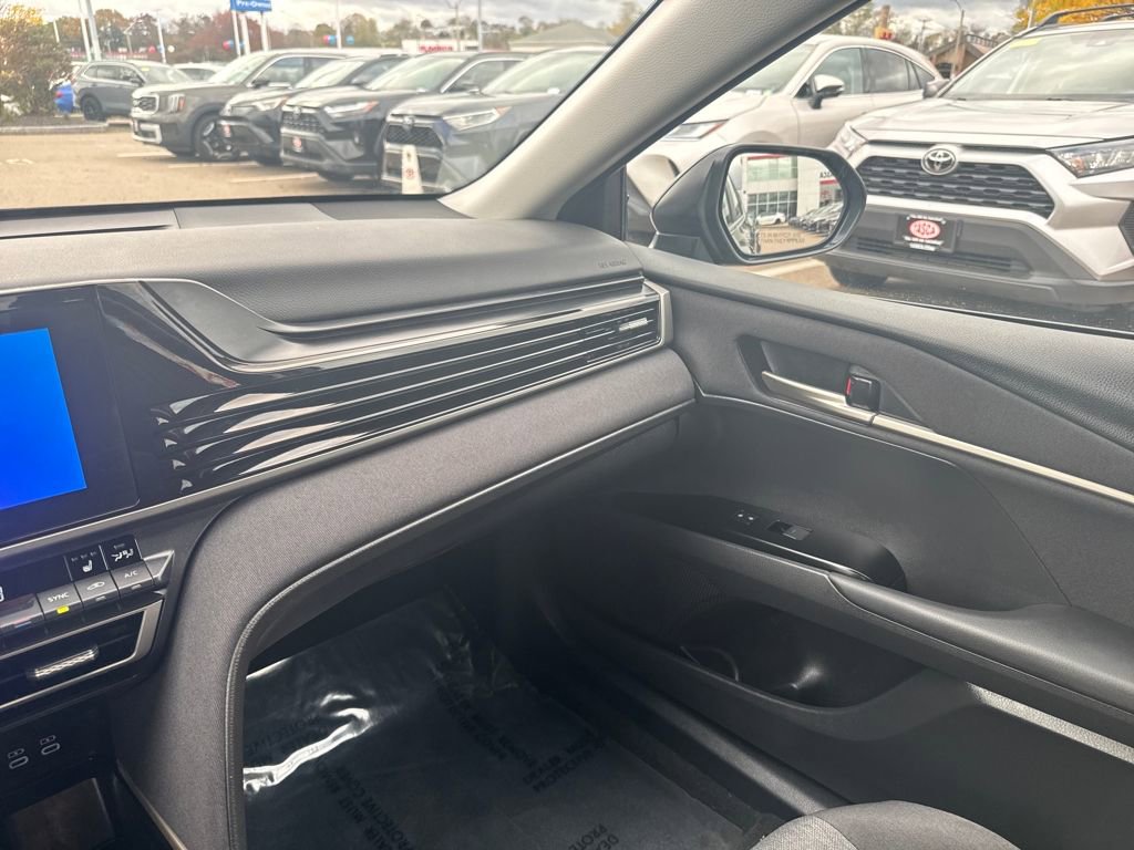 Used 2025 Toyota Camry LE w/ Convenience Package image 26
