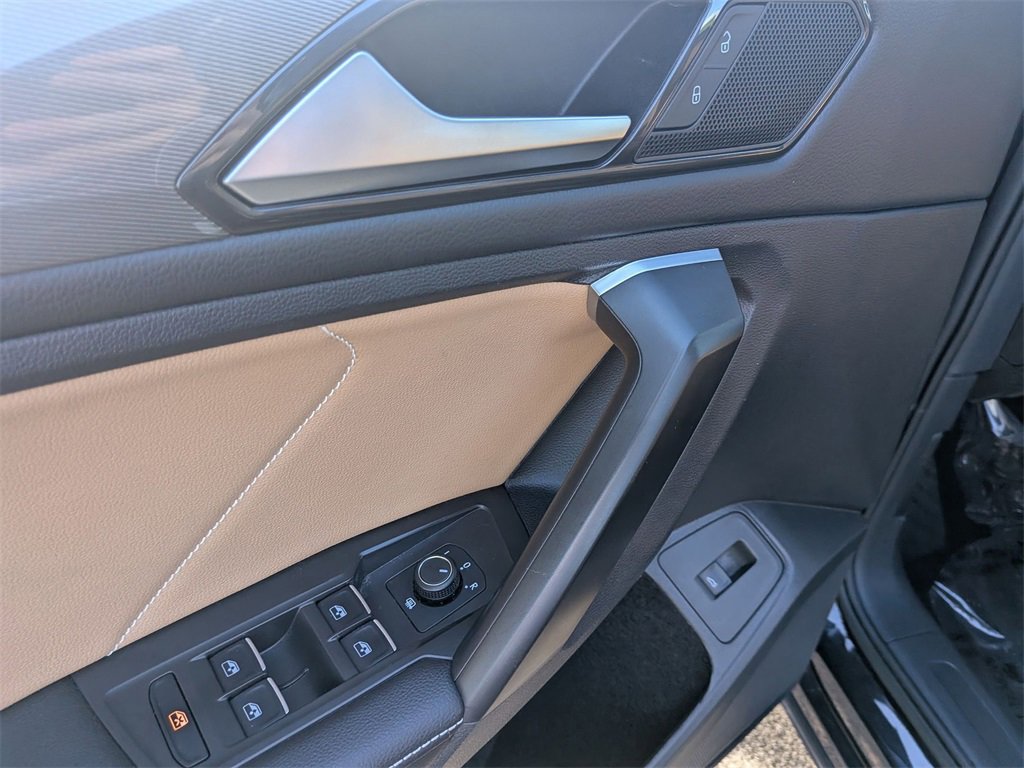 Used 2024 Volkswagen Tiguan SE image 13