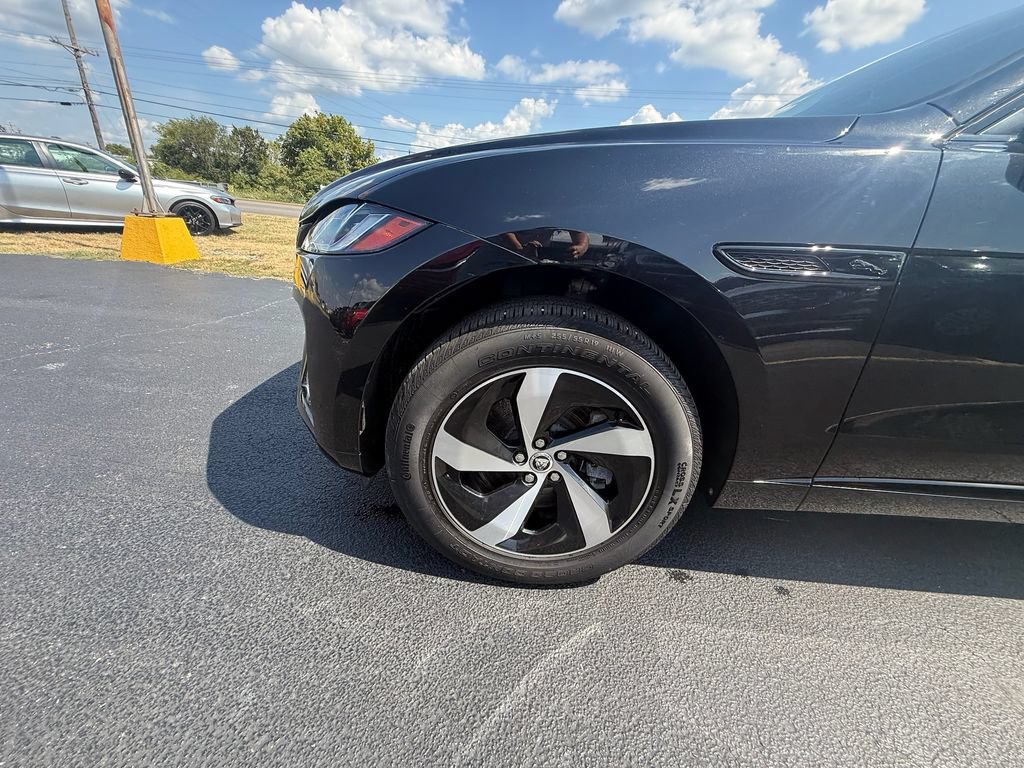Used 2025 Jaguar F-PACE R-Dynamic S AWD/4WD image 10