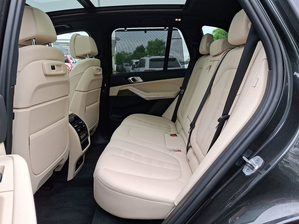Used 2022 BMW X5 xDrive40i AWD/4WD image 10