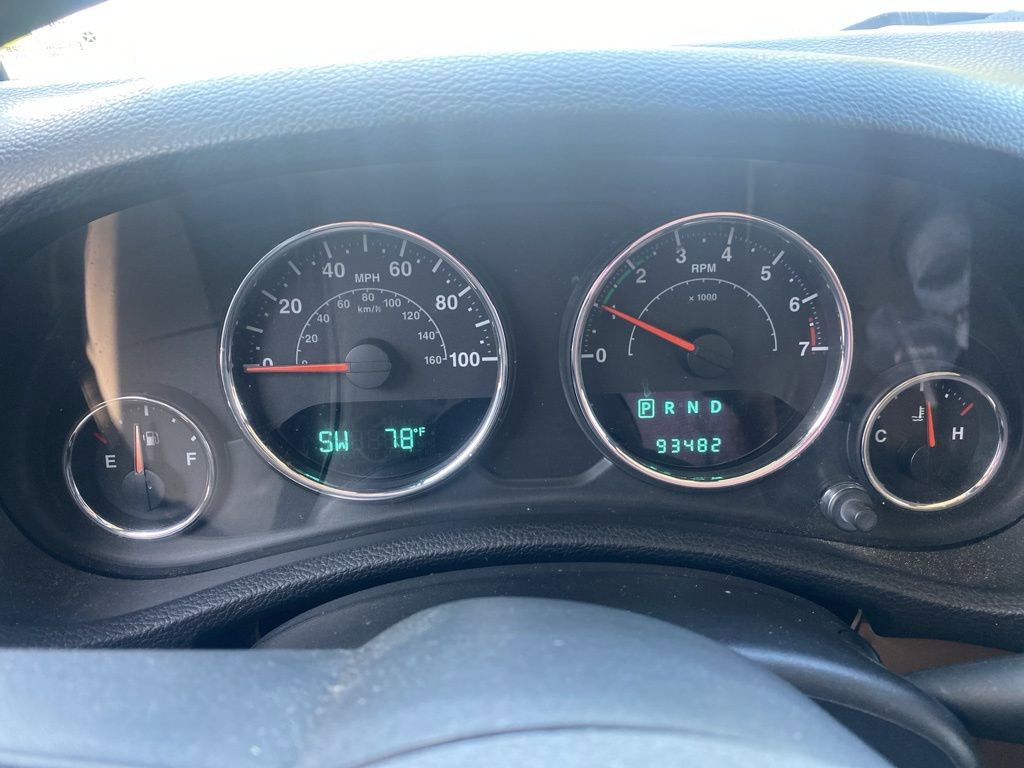 Used 2014 Jeep Wrangler Unlimited Sahara w/ Trailer Tow Group AWD/4WD image 11