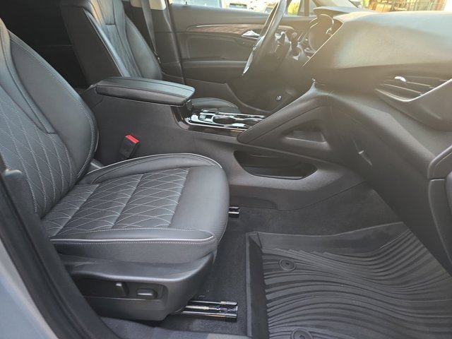 Used 2023 Buick Envision Avenir image 10