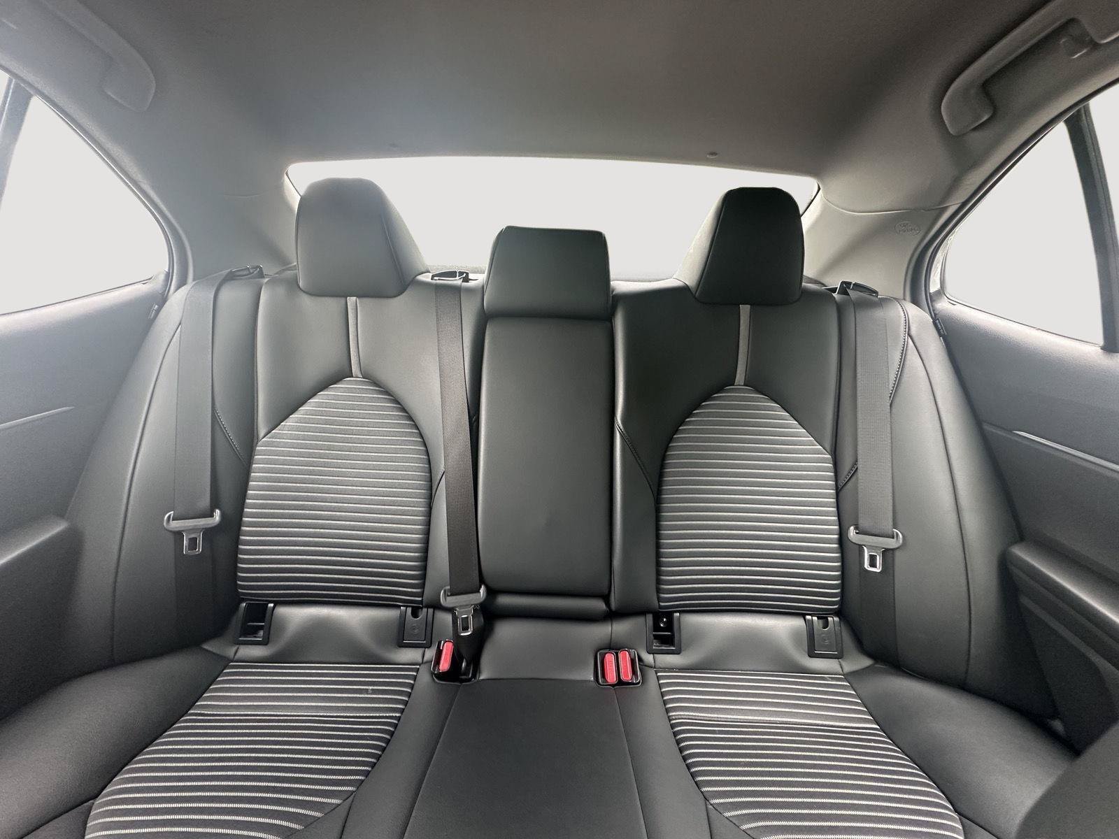 Used 2024 Toyota Camry SE FWD image 13