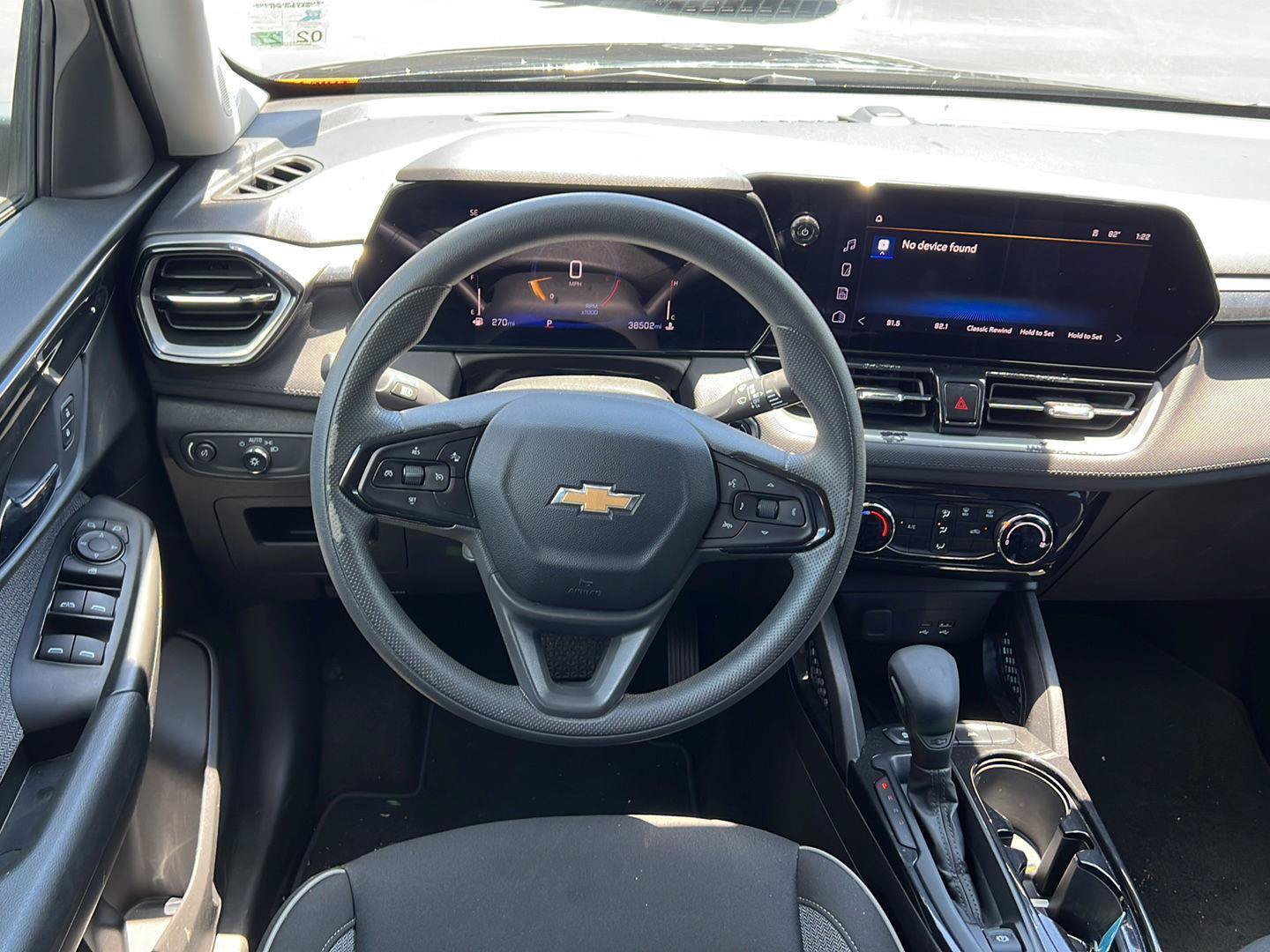 Used 2025 Chevrolet TrailBlazer LT FWD image 9