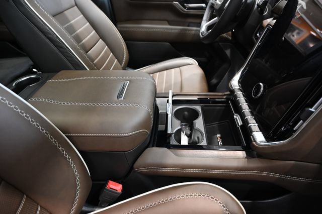 New 2026 GMC Yukon XL Denali Ultimate w/ LPO, Floor Liner Package AWD/4WD image 30
